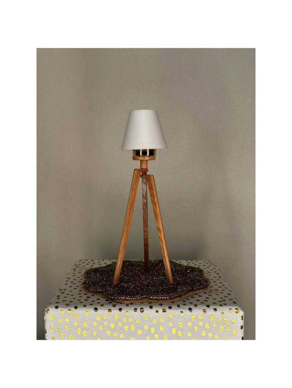 Dollhouse Tripod lamp